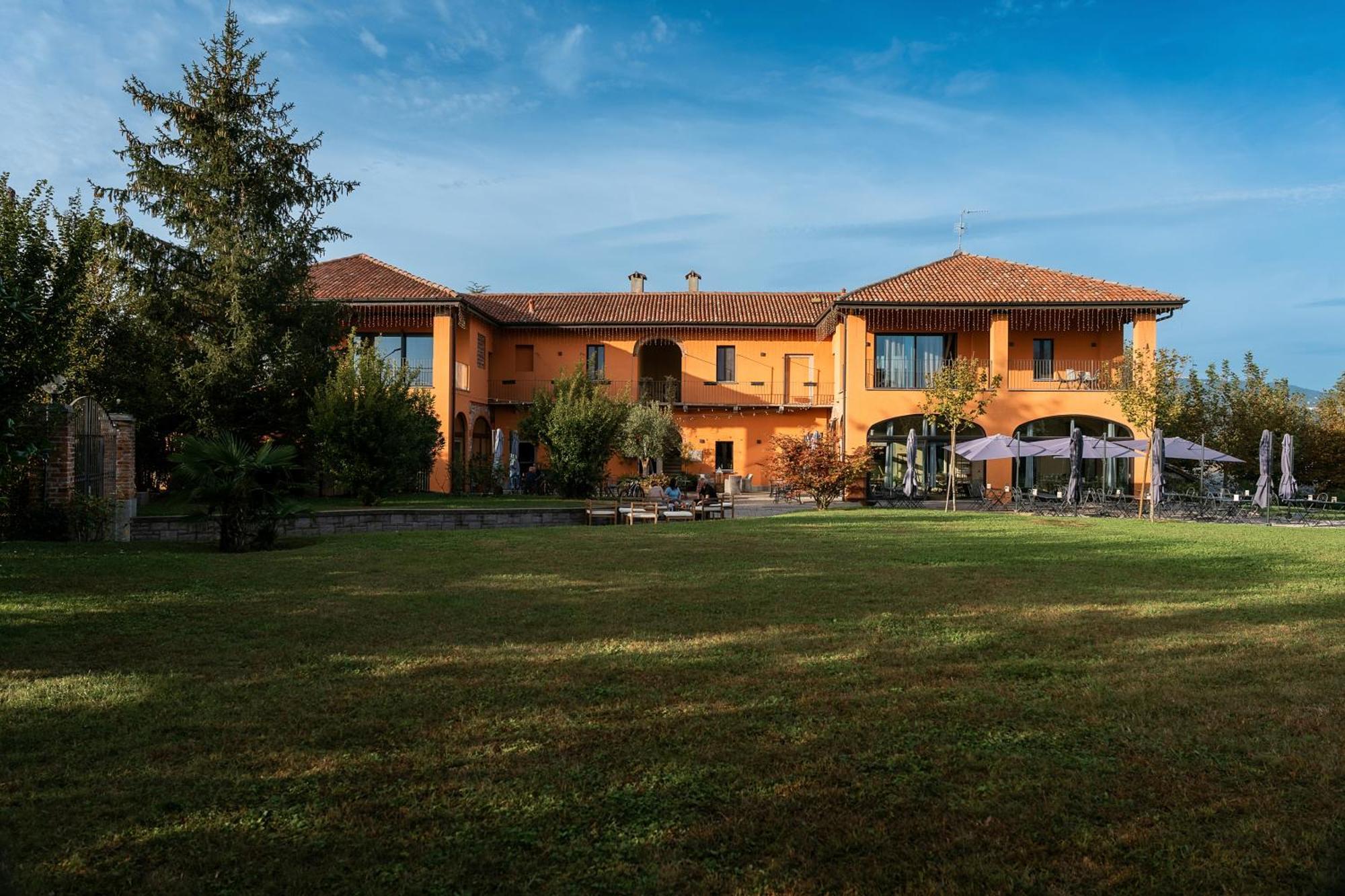 Equirelais Hotel Lomnago Ngoại thất bức ảnh
