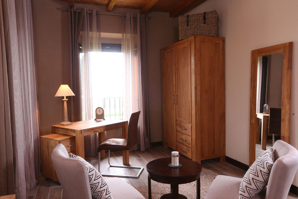 Equirelais Hotel Lomnago Ngoại thất bức ảnh
